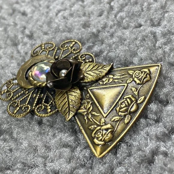 Angel Pin Brooch Marked KC Vintage Gold Tone Halo Rose Flower Guardian Christian - Picture 4 of 13